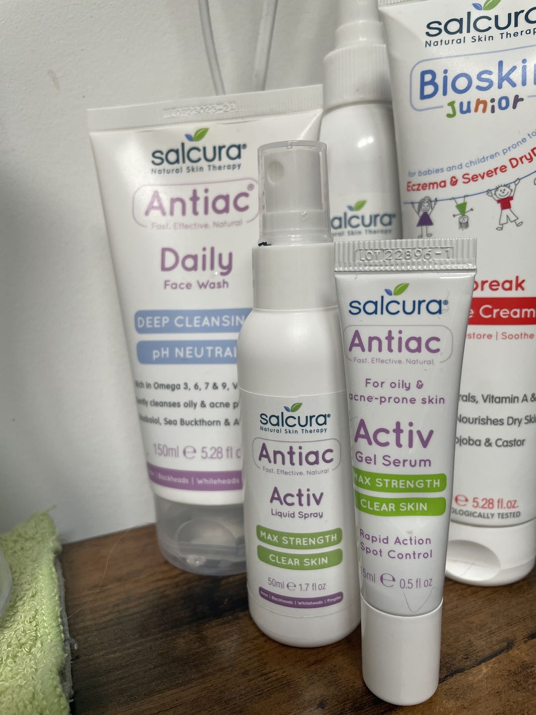 Customer photo review of Antiac Acne Rescue Pack (FREE Gel Serum)