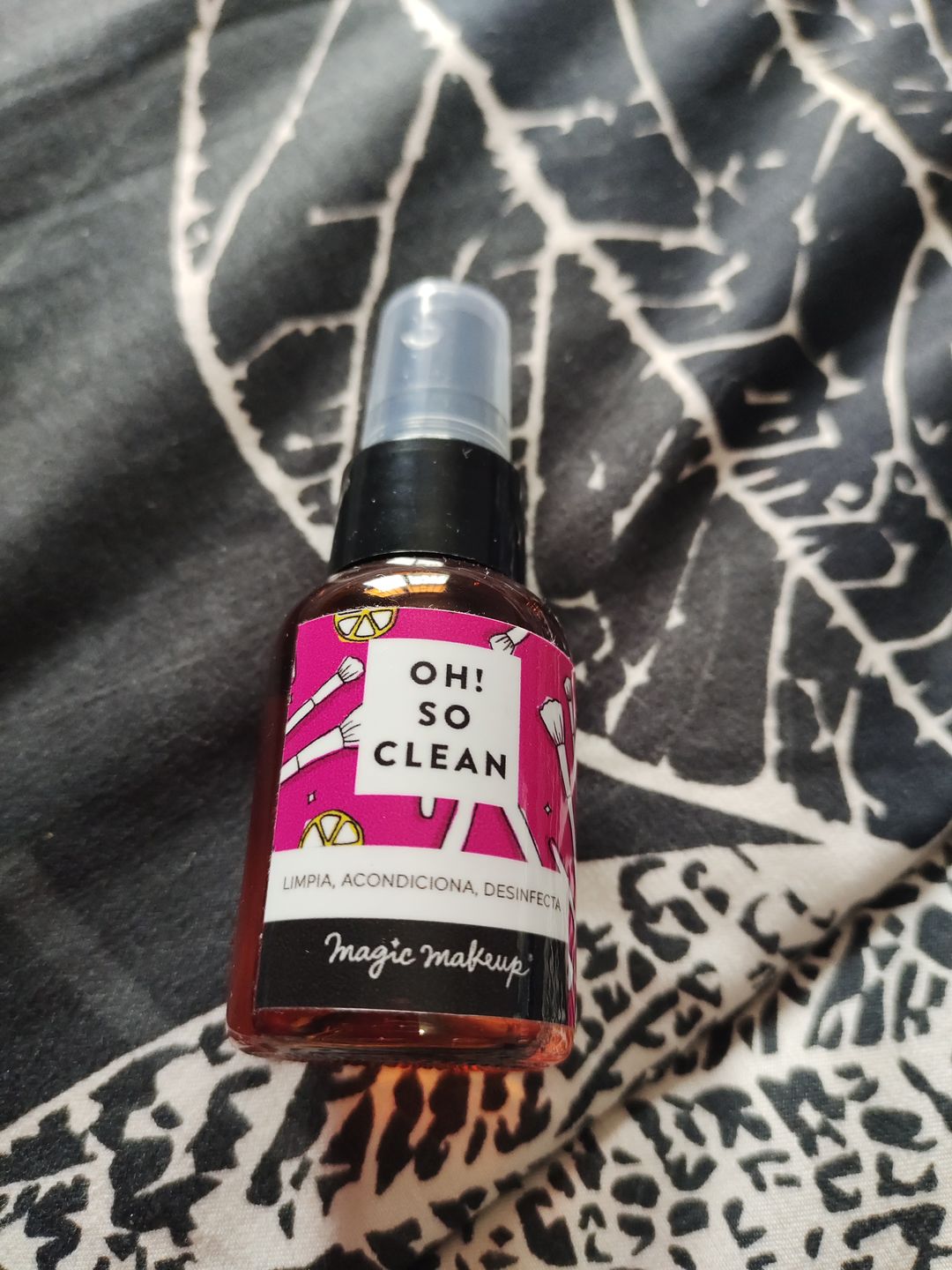 Customer photo review of ✭OH! SO CLEAN✭ limpiador instantáneo de brochas- TRAVEL SIZE