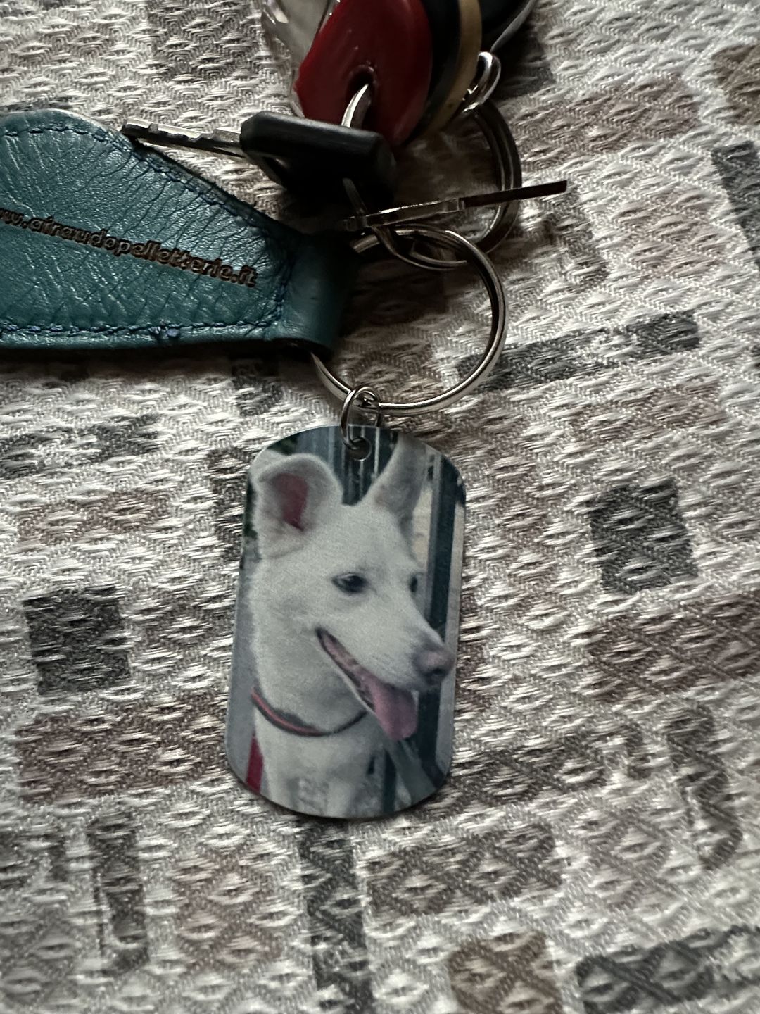 Customer photo review of Per sempre nel cuore - Portachiavi piastrina personalizzato
