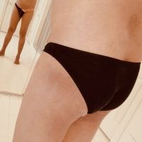 Customer photo review of 4 Pack Men's Seamlessess Thin Pouch Bikini