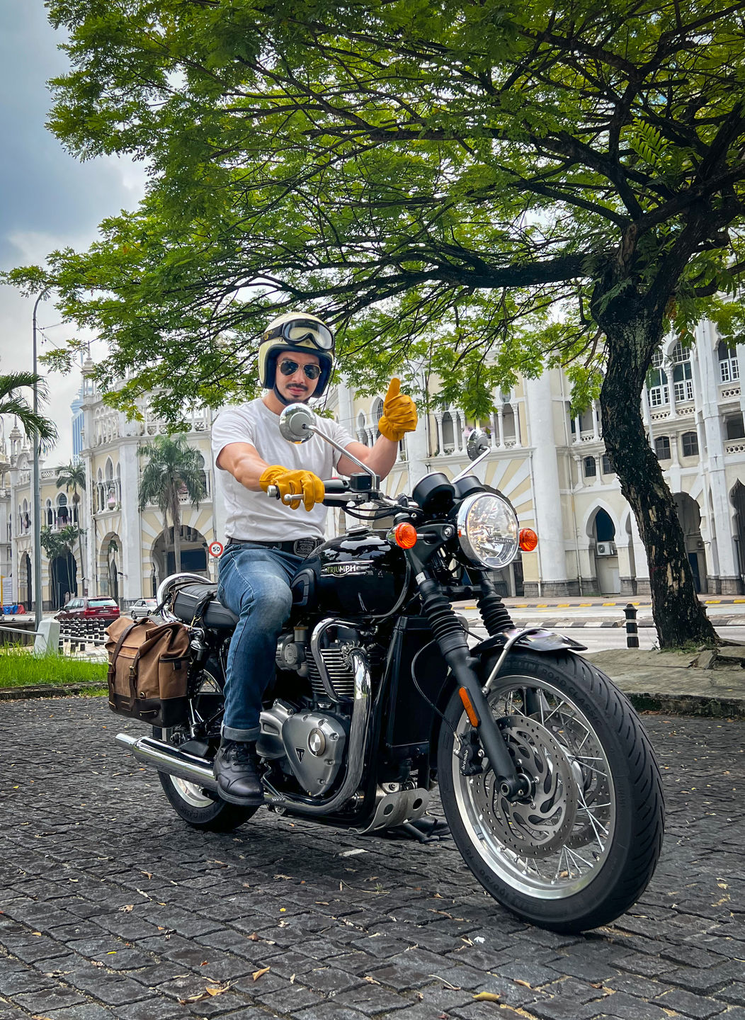 Customer photo review of outlaw saddlebag