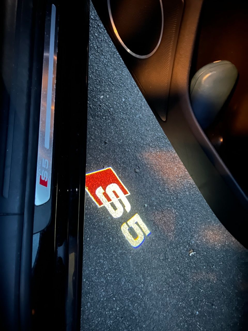 Customer photo review of Audi LED Car Door Puddle Welcome Logo Shadow Lights