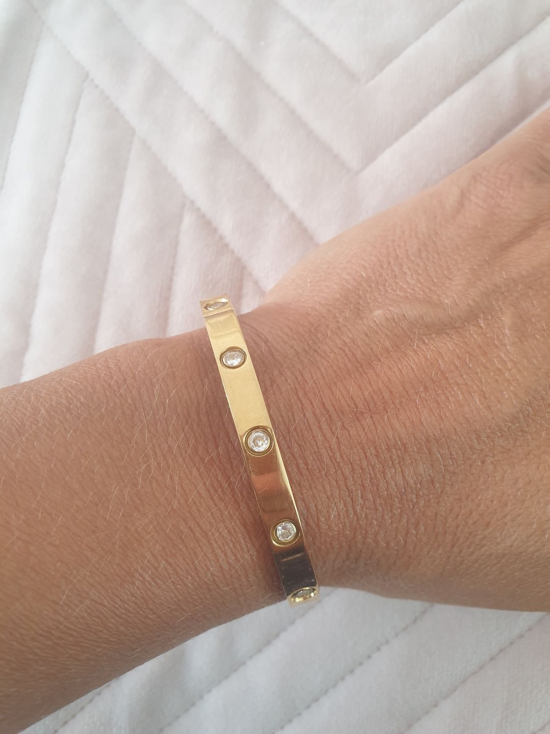Customer photo review of Deluxe Timeless Stone Armreif 18K Vergoldet