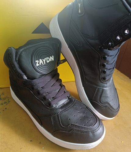 Customer photo review of COSMOS Black Men's High Top sneaker