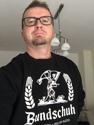 Customer photo review of SWEATER BUBEN • BUNDSCHUH