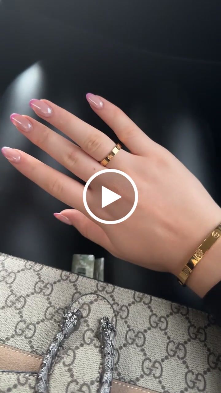 Customer video review of Crossed Arianna Ring | 18K vergoldet