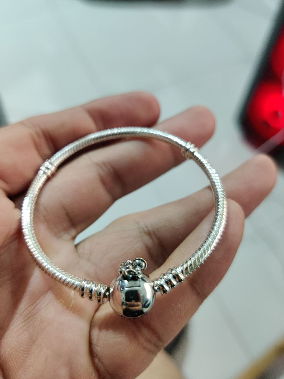 Customer photo review of Pulsera Huella de Perrito Diamantes