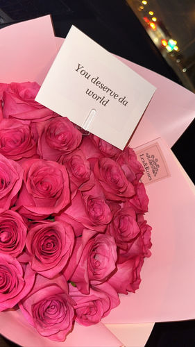 Customer photo review of Hot Pink Rose Bouquet