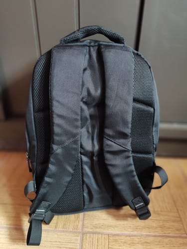 Customer photo review of Mochila Zilker Laptop 15.6" Cool Capital Negro
