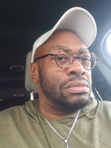 Customer photo review of Karl-4 | Round/Tortoise/ACE