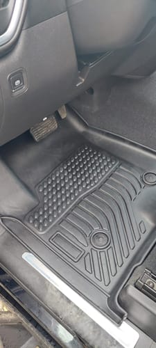 Customer photo review of (PREVENTA) Pisos Calce Perfecto Chevrolet Silverado LTZ/TRAILBOSS 2019 al 2022