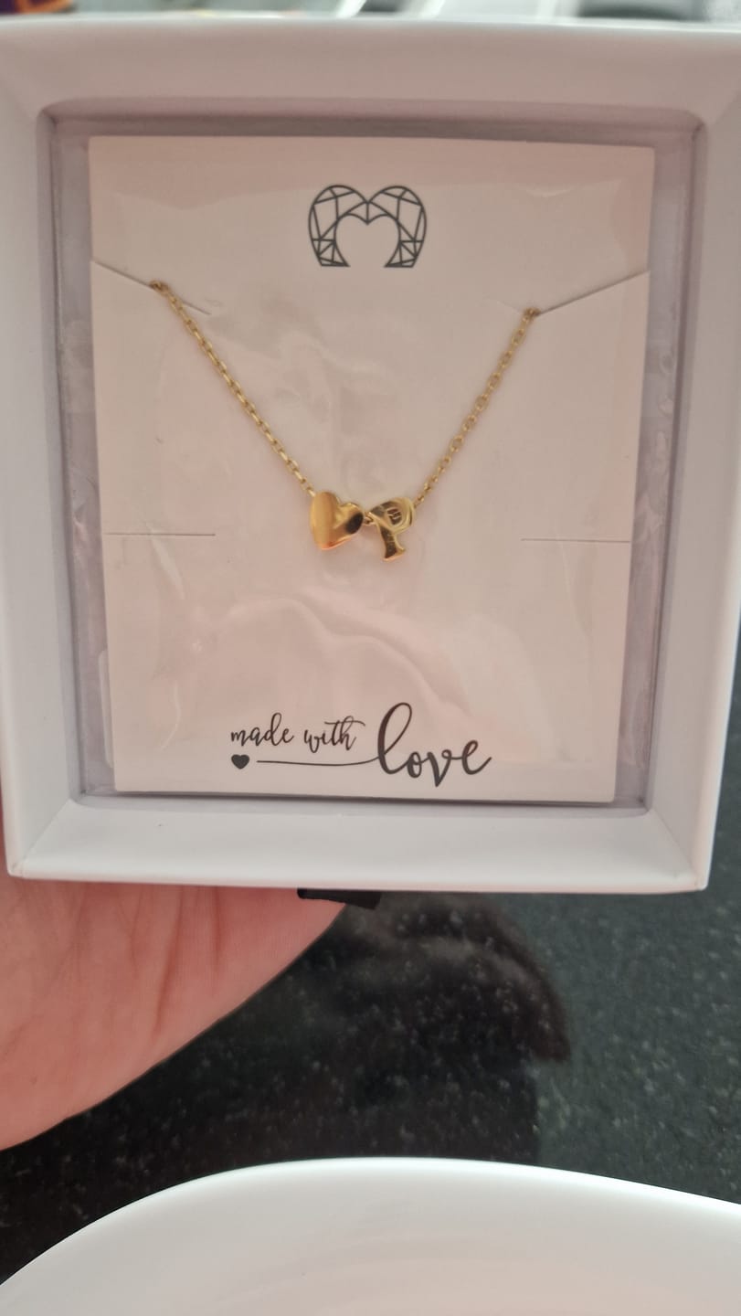 Customer photo review of Collar Letra Amor