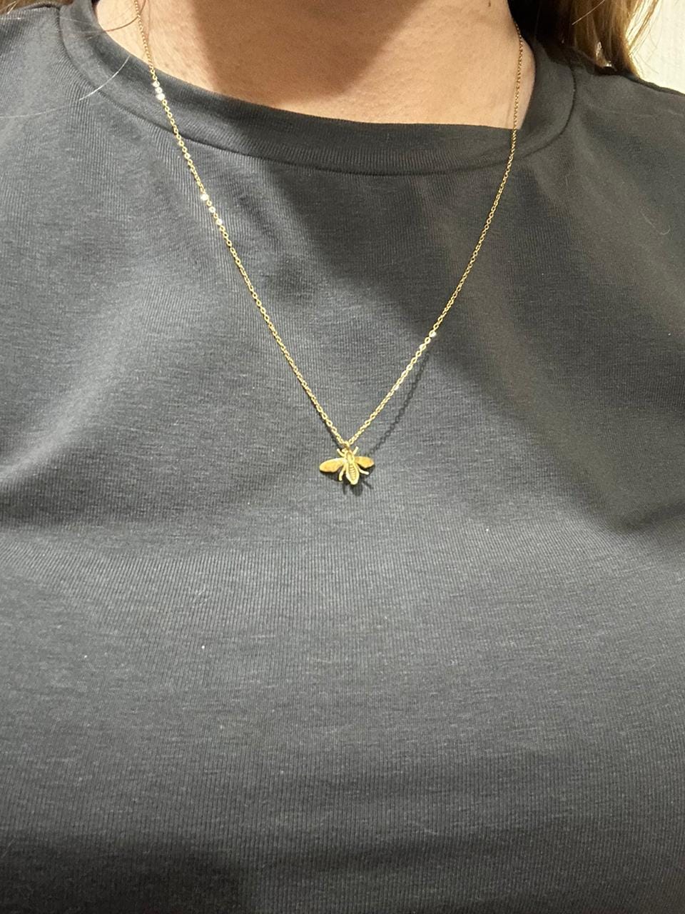Customer photo review of Collar Queen Bee