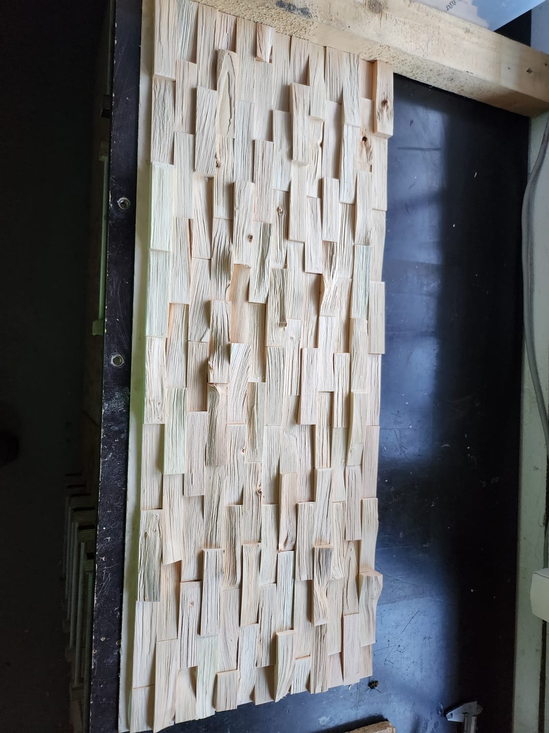Customer photo review of Zirbe Hölzer 18 Stk Holzblöcke – Narurbelassenes Astiges Zirbenholz zum Schnitzen Drechseln