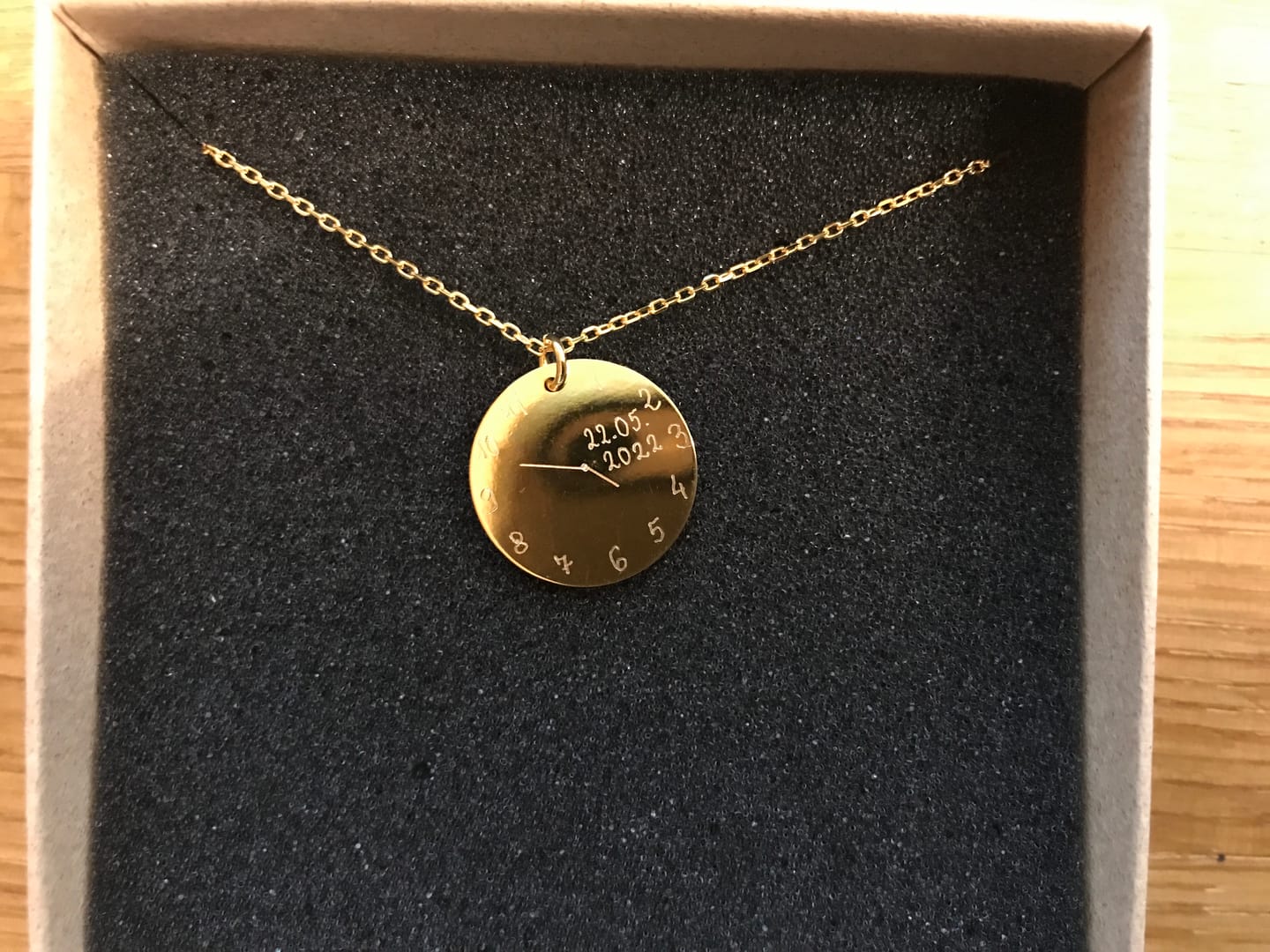 Customer photo review of Halskette Geburtsuhr