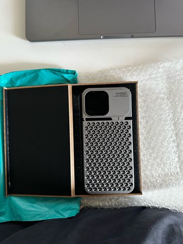 Customer photo review of Premium Aluminum Aromatherapy Heat Dissipation iPhone Case