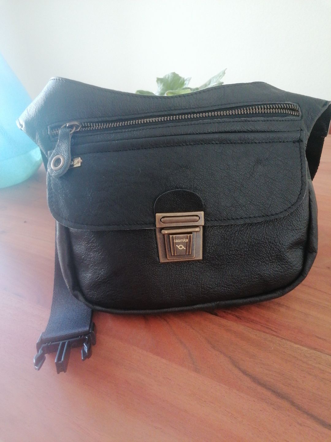 Customer photo review of Riñonera "Classic Black & Old Gold” + Bolsillo trasero · Piel · Pieza Exclusiva Núm. 19004