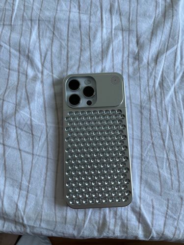 Customer photo review of Premium Aluminum Aromatherapy Heat Dissipation iPhone Case