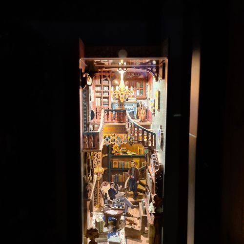 Customer photo review of Sherlock Holmes Detective Agency DIY Book Nook