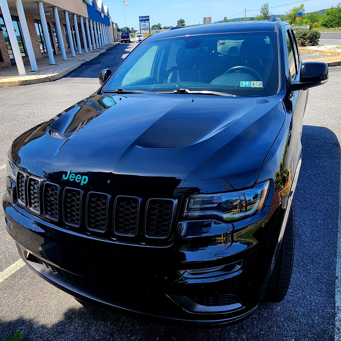 Customer photo review of Jeep Emblem Overlay Decals – Solid Colors | Fits Grand Cherokee, Grand Cherokee L
