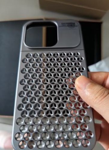 Customer photo review of Premium Aluminum Aromatherapy Heat Dissipation iPhone Case