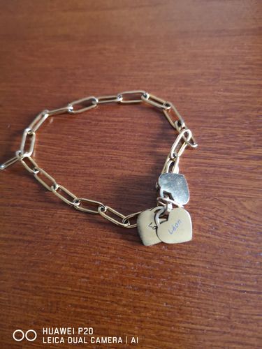 Customer photo review of Bracelet LOANYA avec pendentifs cœur personnalisés