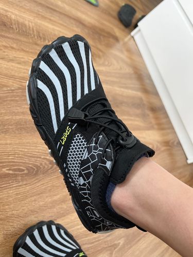 Customer photo review of Hike Teens - Non-Slip Barefoot Shoes for Kids