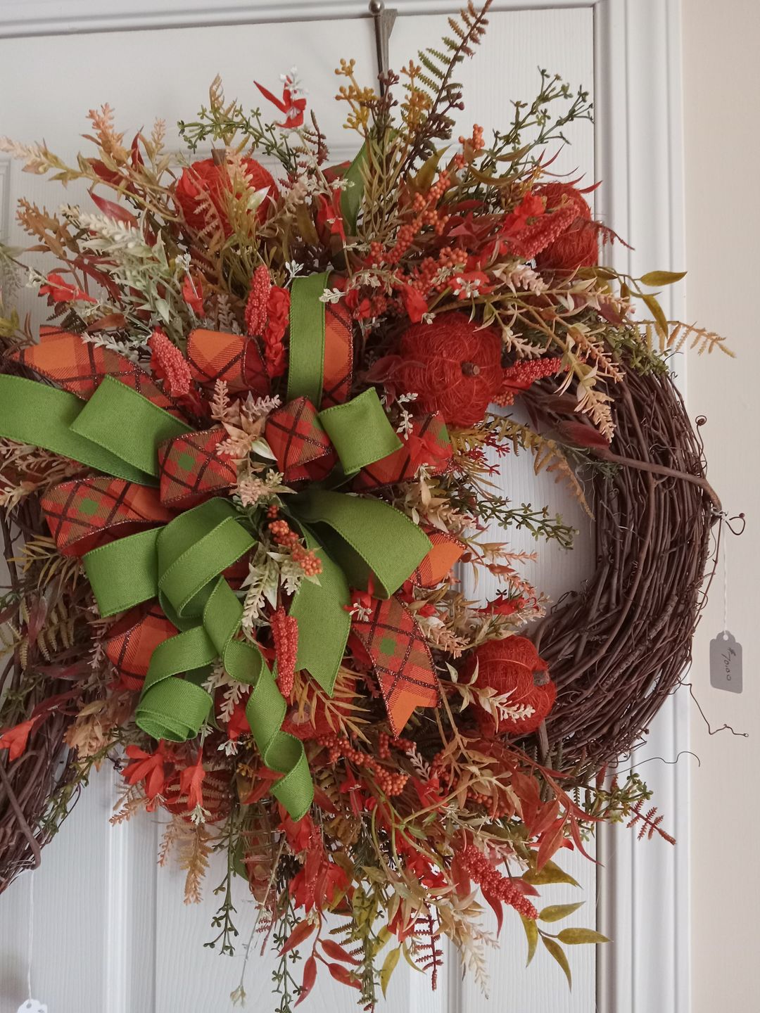 Customer photo review of 16" Oval Grapevine Wreath - DECOE-036