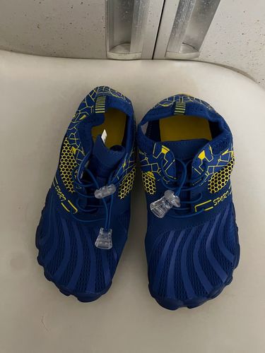 Customer photo review of Hike Teens - Non-Slip Barefoot Shoes for Kids