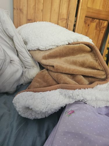 Customer photo review of Waterproof Splash Blanket™ - Latte The OG