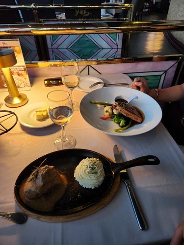 Customer photo review of Menú Golden