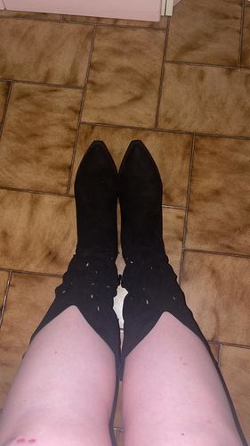 Customer photo review of Stivali Camperos scamosciati traforati