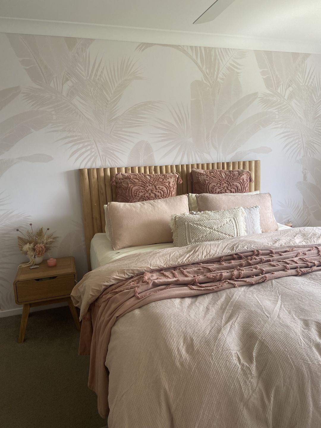 Customer photo review of Luxe Tropical in Sand Wallpaper