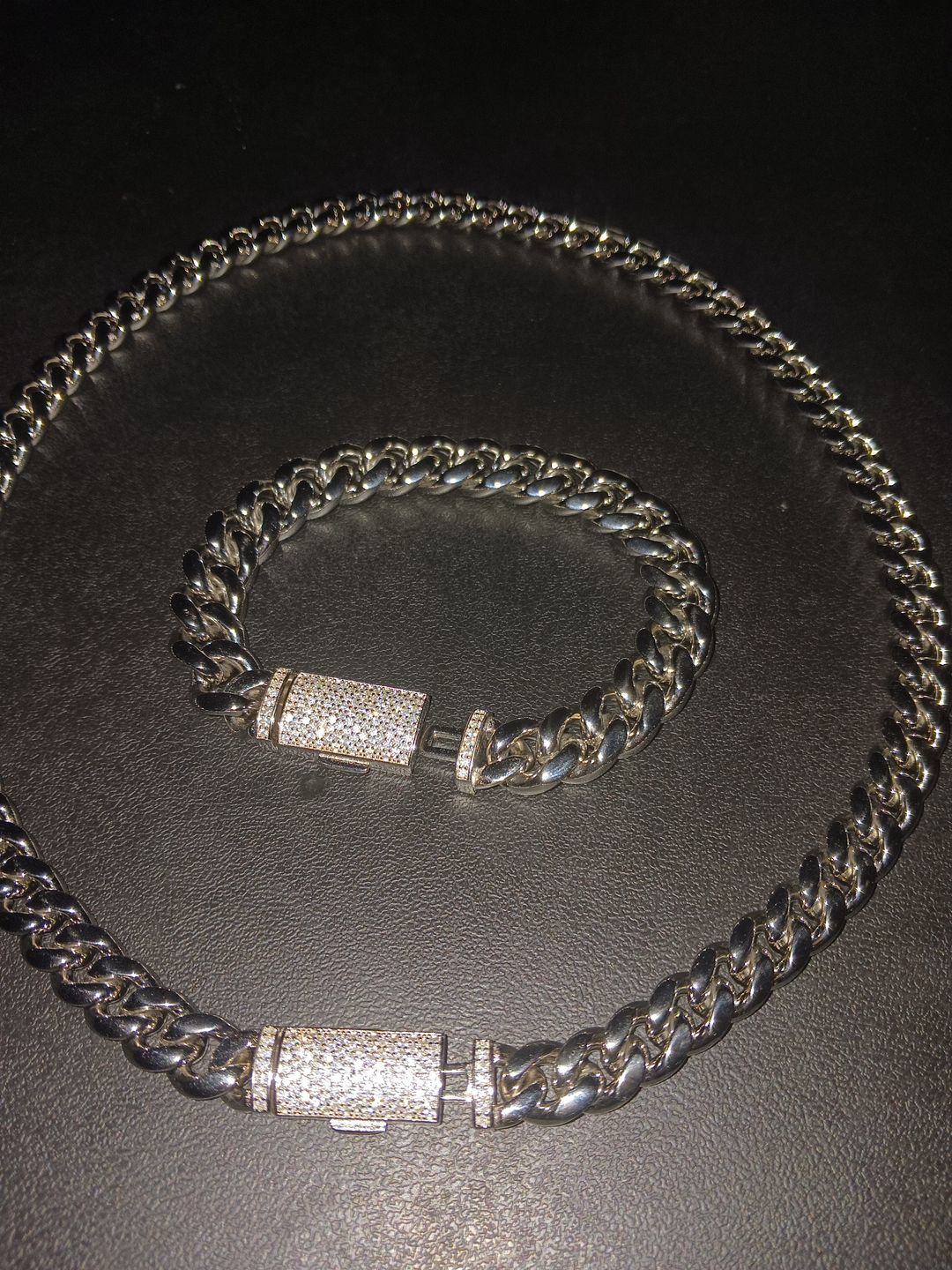 Customer photo review of VVS Moissanite Miami Cuban Chain Steel / .925 Silver