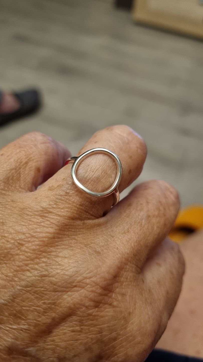 Customer photo review of Anillo Ovali