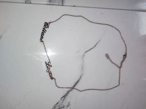 Customer photo review of Collier personnalisé 1 à 5 prénoms en acier inoxydable