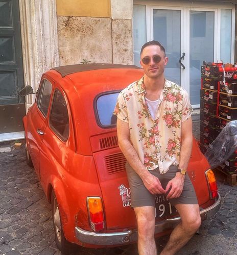 Customer photo review of Chemise décontractée à manches courtes décontractée à fleurs rétro des années 70 pour hommes