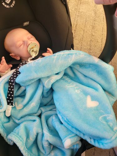 Customer photo review of Free Shipping✈️ Personalized Name Blanket for Family Kids Friends