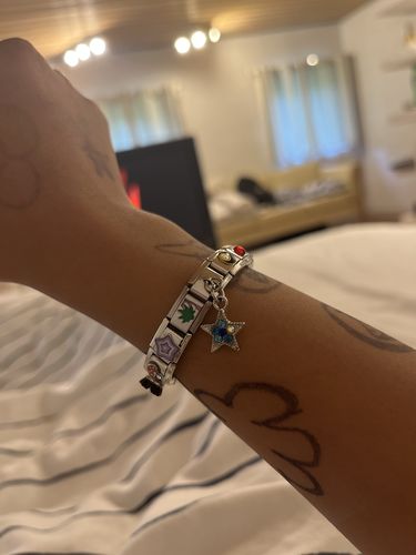 Customer photo review of Emblem (Green Grass)