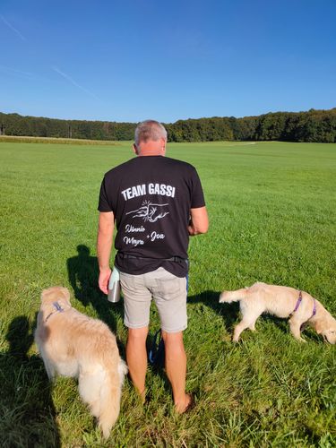 Customer photo review of Als Gott meinen Hund schuf - Personalisierbares Unisex T-Shirt
