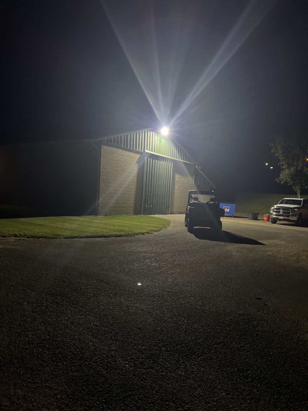 Customer photo review of 150W LED Pole Light with Dusk to Dawn Photocell, 5700K, 21000LM, Universal Mount, Bronze, AC120-277V,  Waterproof IP65, Parking Lot Lights, Outdoor Area Street Security Lighting Fixture