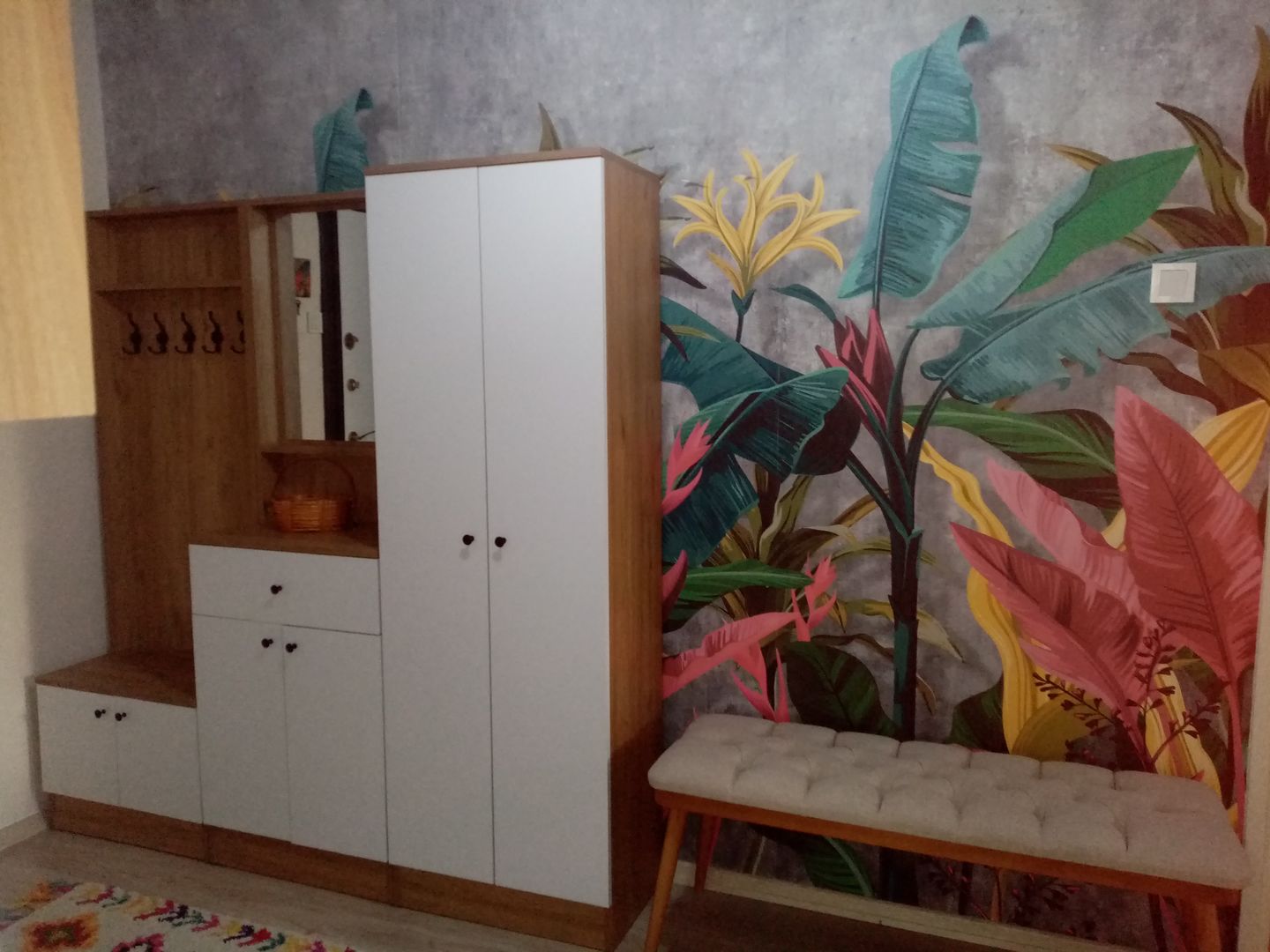 Customer photo review of Rani P6 Modern Çekmeceli Aynalı Raflı Portmanto Ayakkabılık Vestiyer Sepet Ceviz - Beyaz M2