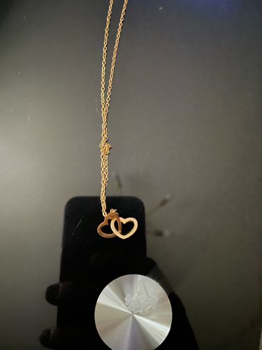 Customer photo review of Boîte à roses éternelles - avec collier gravé et vraie rose