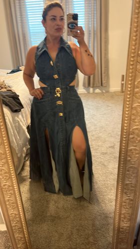Customer photo review of Cut-Out Sleeveless Lapel Denim Dress
