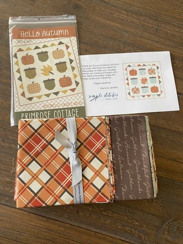 Customer photo review of Hello Autumn MINI Quilt Kit - Orange Binding
