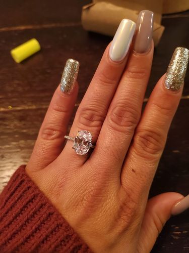 Customer photo review of 【#306】Moissanite Everyday Ring 3 ct Oval-Cut 925 Sterling Silver