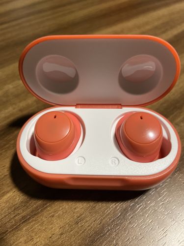 Customer photo review of Audífonos inalámbricos True Wireless | STF Spot | Táctil Coral