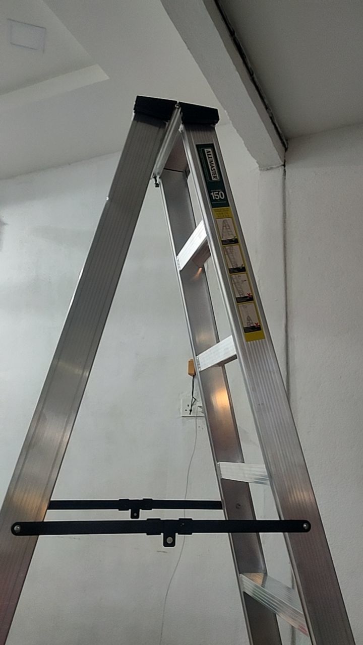 Customer photo review of ✨READY STOCK✨Alumaster Heavy Duty Aluminium Welded Ladder (8 Steps Double Side) AL-DWL70-8S ALUCLASS