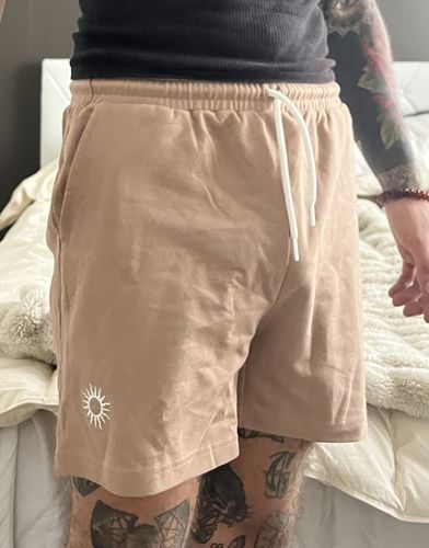 Customer photo review of Men's Classic Sol Short, Sand