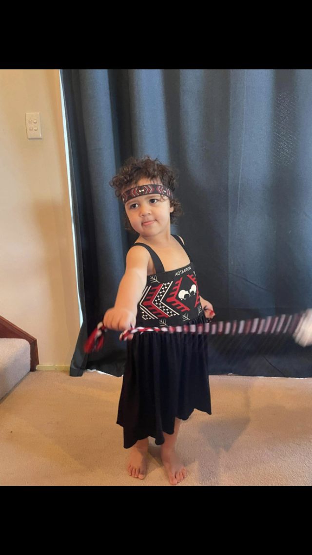 Customer photo review of Kapa Haka Maori Girls Costume